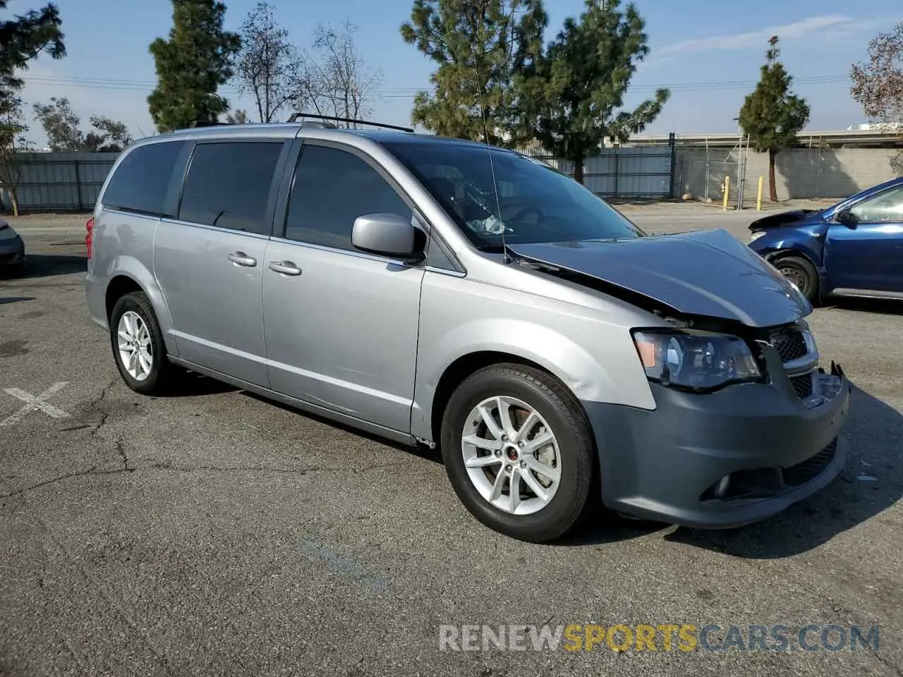 4 Photograph of a damaged car 2C4RDGCG7KR642995 DODGE CARAVAN 2019