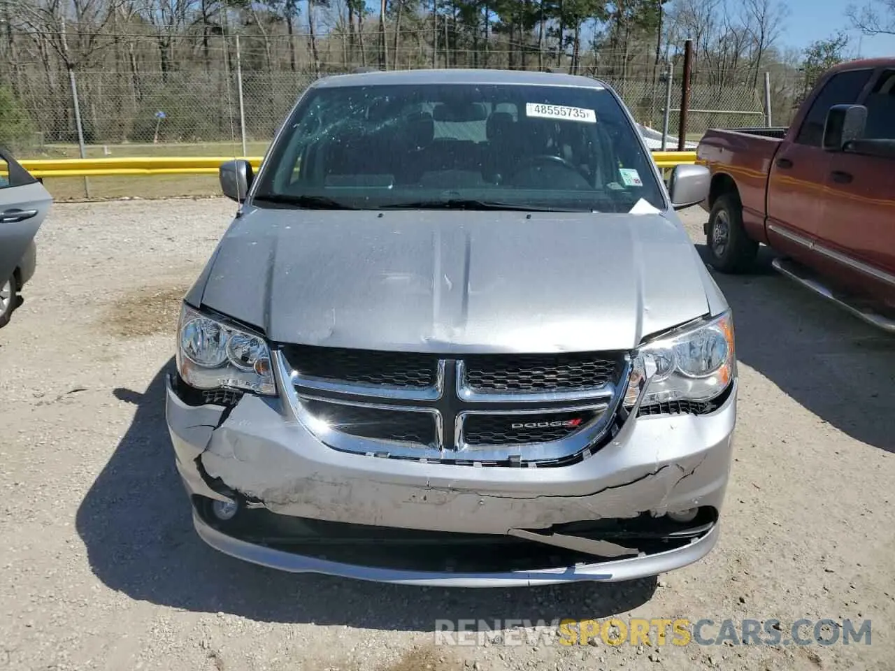 5 Photograph of a damaged car 2C4RDGCG7KR701351 DODGE CARAVAN 2019