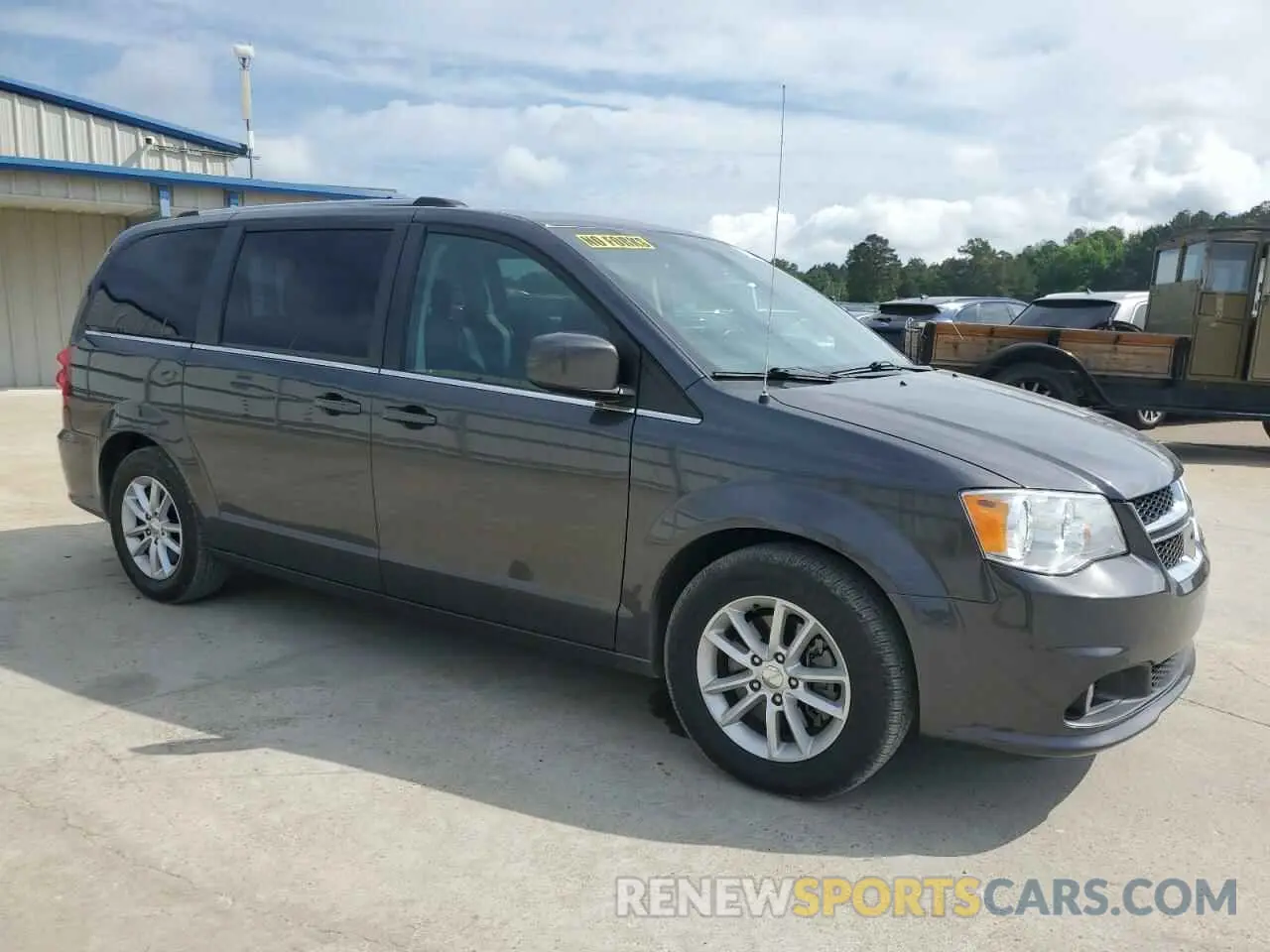 4 Photograph of a damaged car 2C4RDGCG7KR753109 DODGE CARAVAN 2019