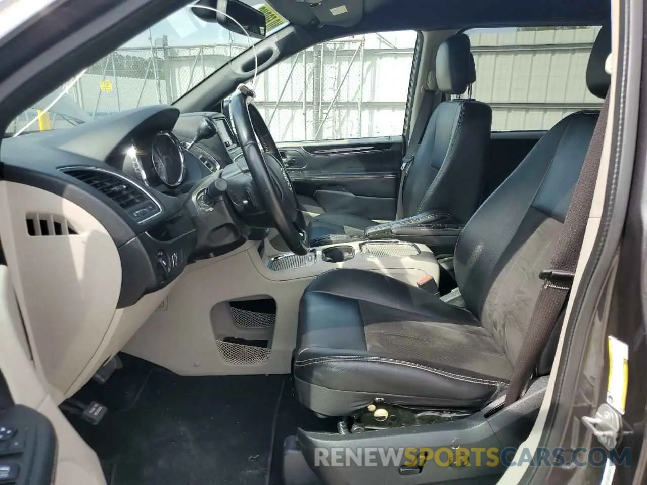 7 Photograph of a damaged car 2C4RDGCG7KR753109 DODGE CARAVAN 2019