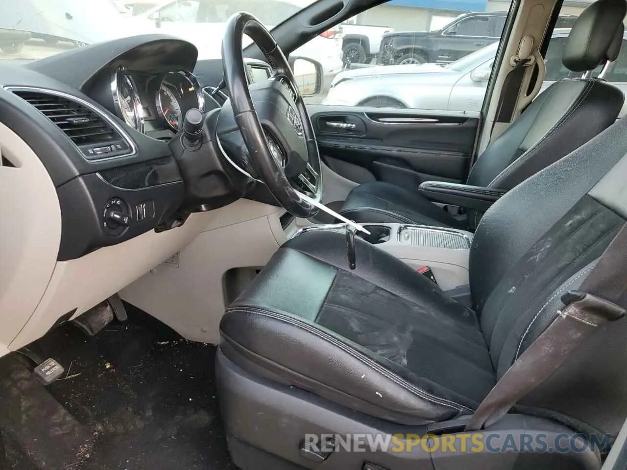7 Photograph of a damaged car 2C4RDGCG7KR771741 DODGE CARAVAN 2019