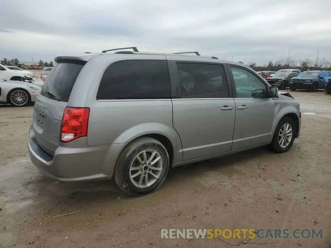 3 Photograph of a damaged car 2C4RDGCG9KR662830 DODGE CARAVAN 2019