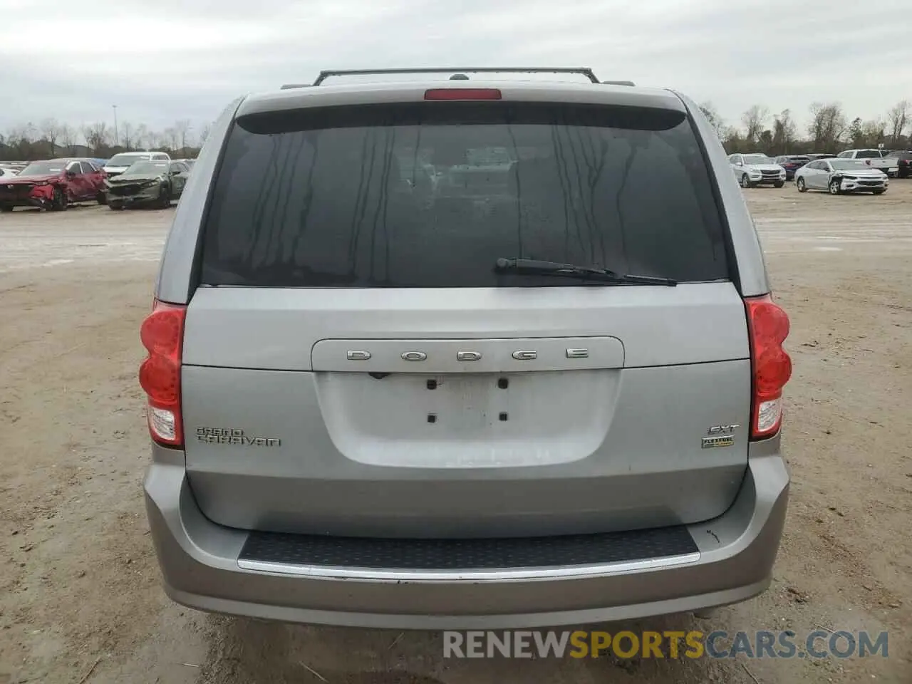 6 Photograph of a damaged car 2C4RDGCG9KR662830 DODGE CARAVAN 2019
