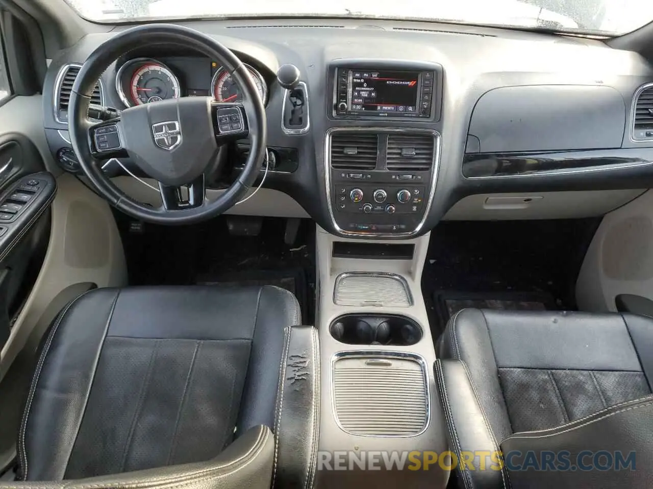 8 Photograph of a damaged car 2C4RDGCG9KR693883 DODGE CARAVAN 2019