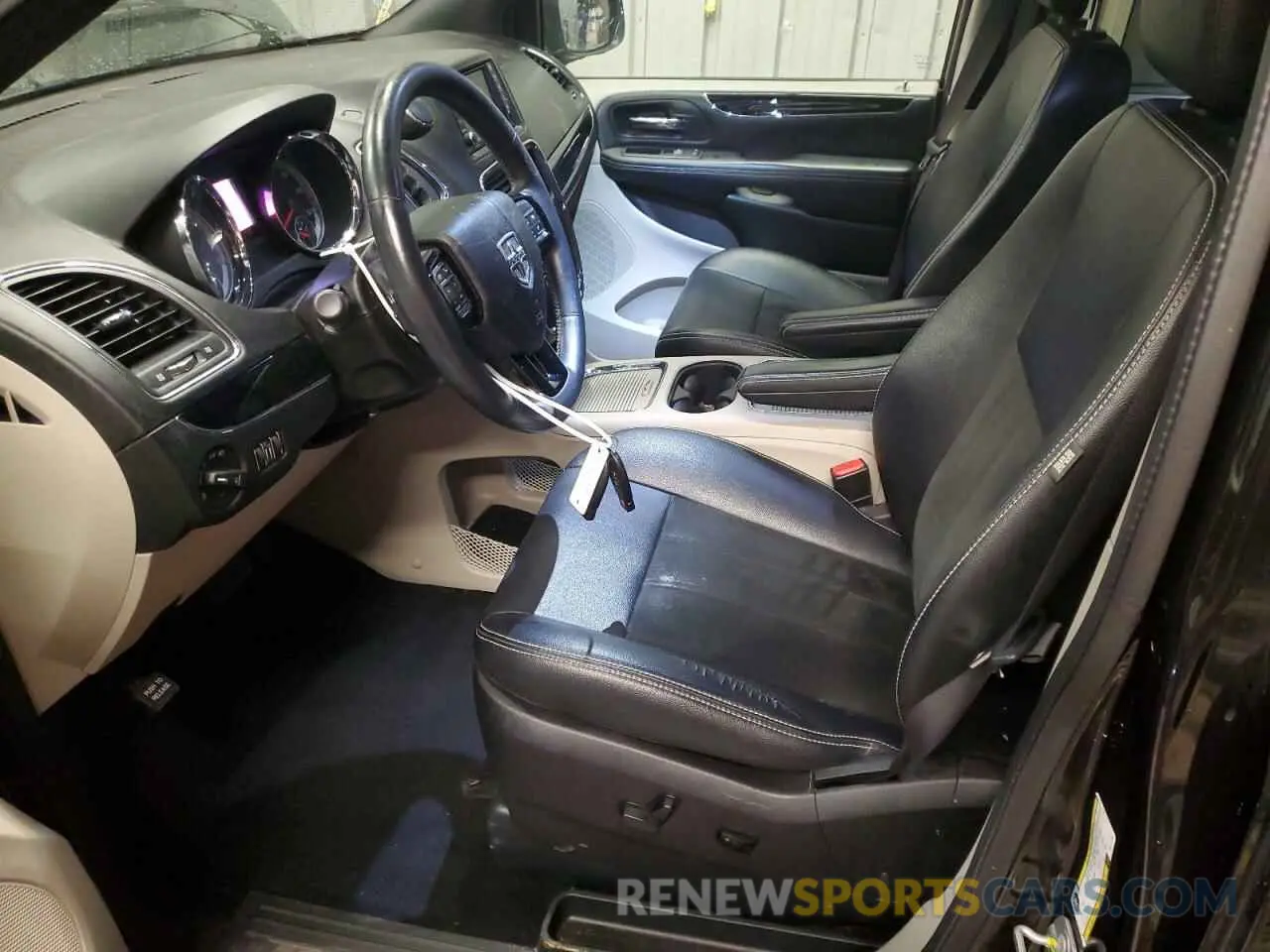 7 Photograph of a damaged car 2C4RDGCG9KR712187 DODGE CARAVAN 2019