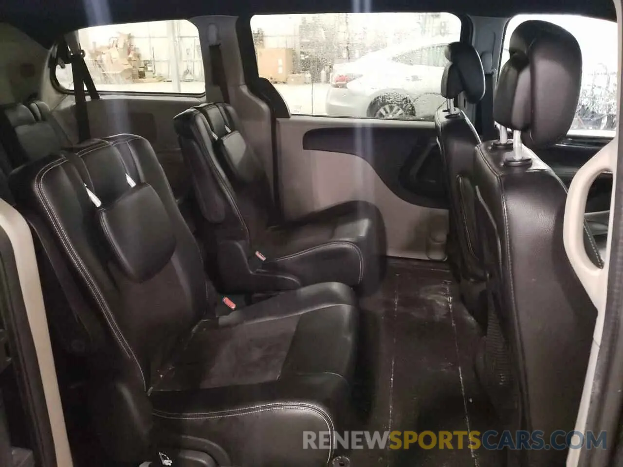 11 Photograph of a damaged car 2C4RDGCGXKR782393 DODGE CARAVAN 2019