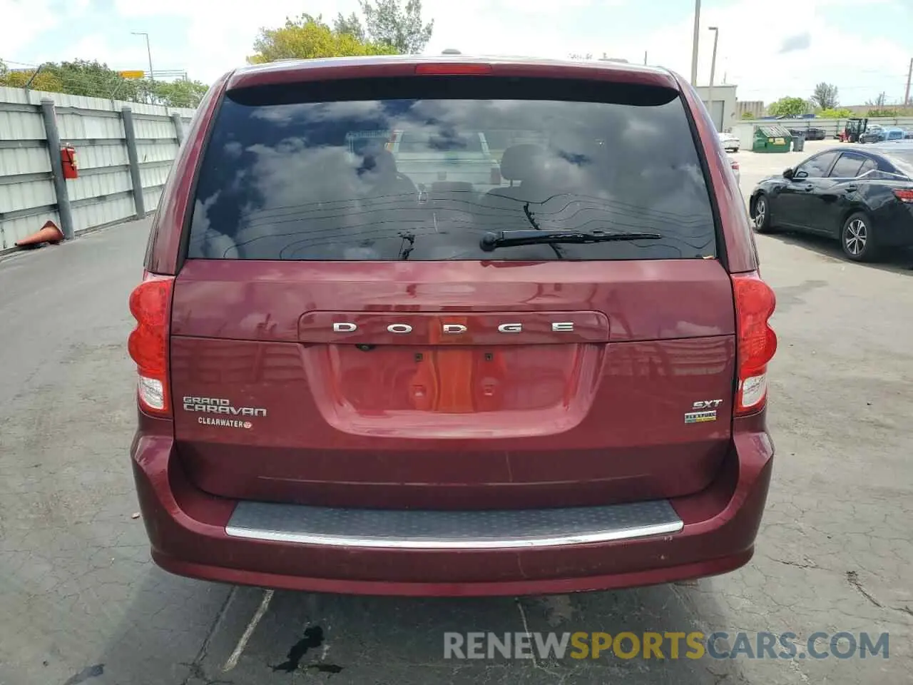 6 Photograph of a damaged car 2C4RDGCGXKR807759 DODGE CARAVAN 2019