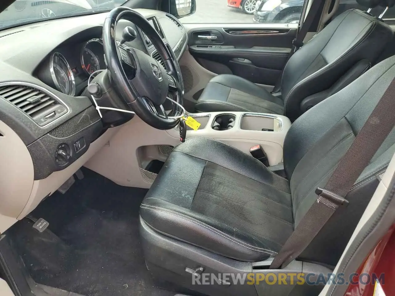 7 Photograph of a damaged car 2C4RDGCGXKR807759 DODGE CARAVAN 2019