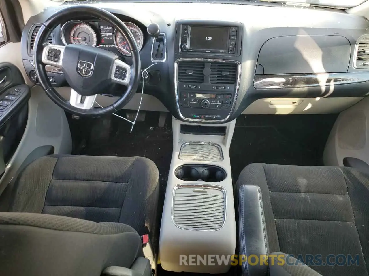 8 Photograph of a damaged car 2C4RDGDG8KR713295 DODGE CARAVAN 2019