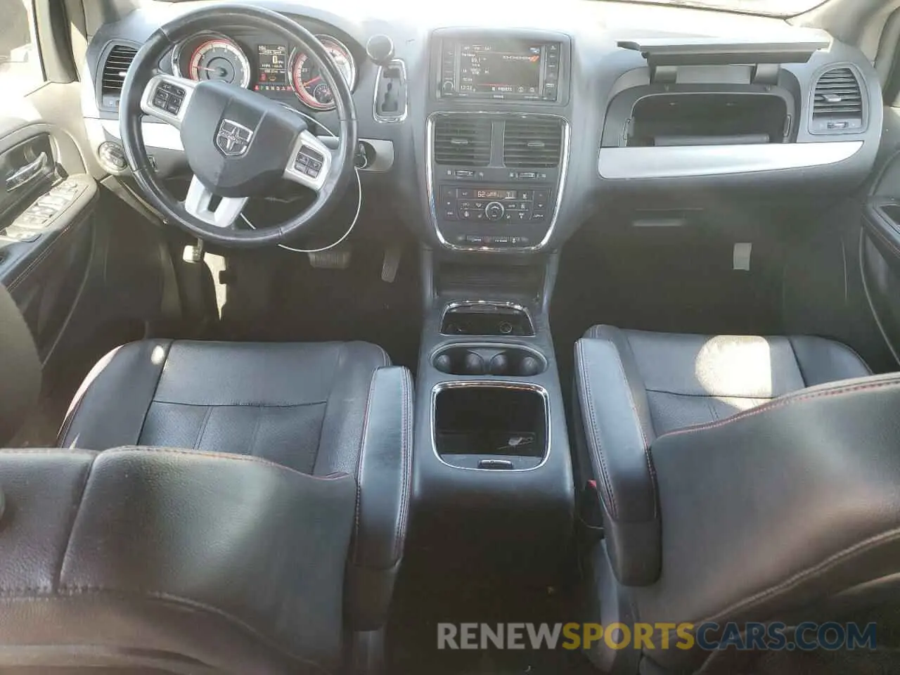 8 Photograph of a damaged car 2C4RDGEG0KR564170 DODGE CARAVAN 2019