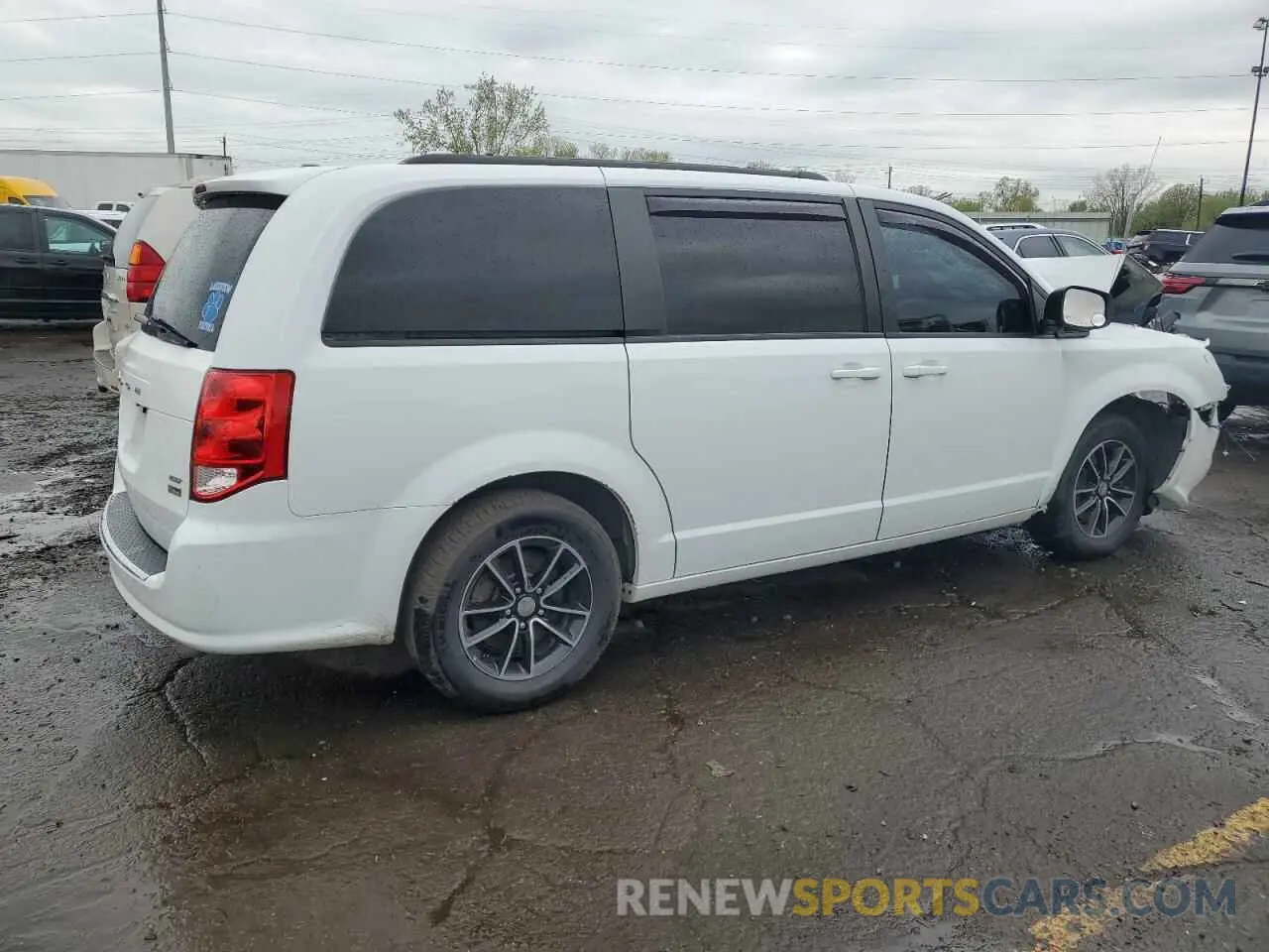 3 Photograph of a damaged car 2C4RDGEG0KR620575 DODGE CARAVAN 2019