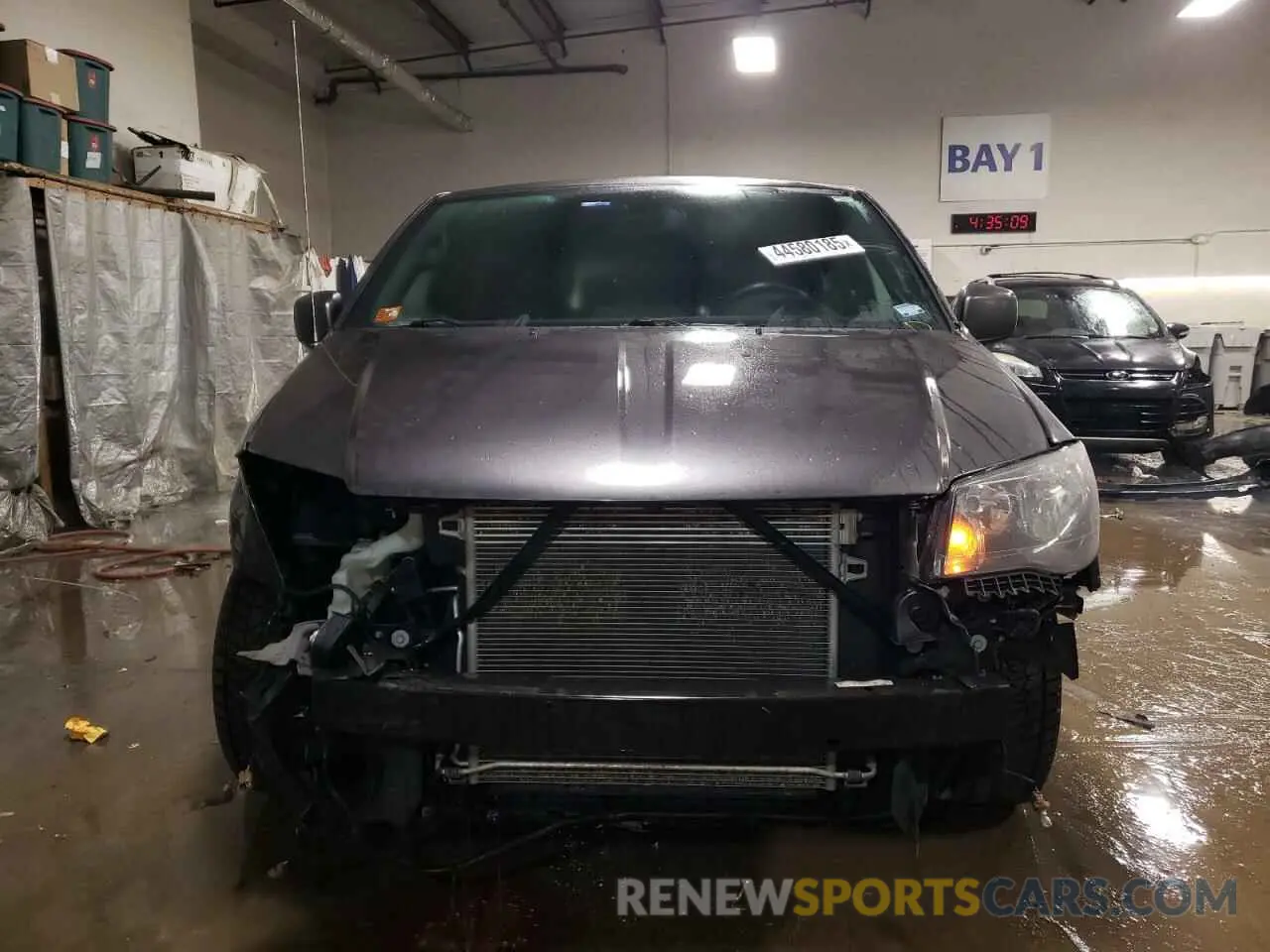 5 Photograph of a damaged car 2C4RDGEG0KR641023 DODGE CARAVAN 2019