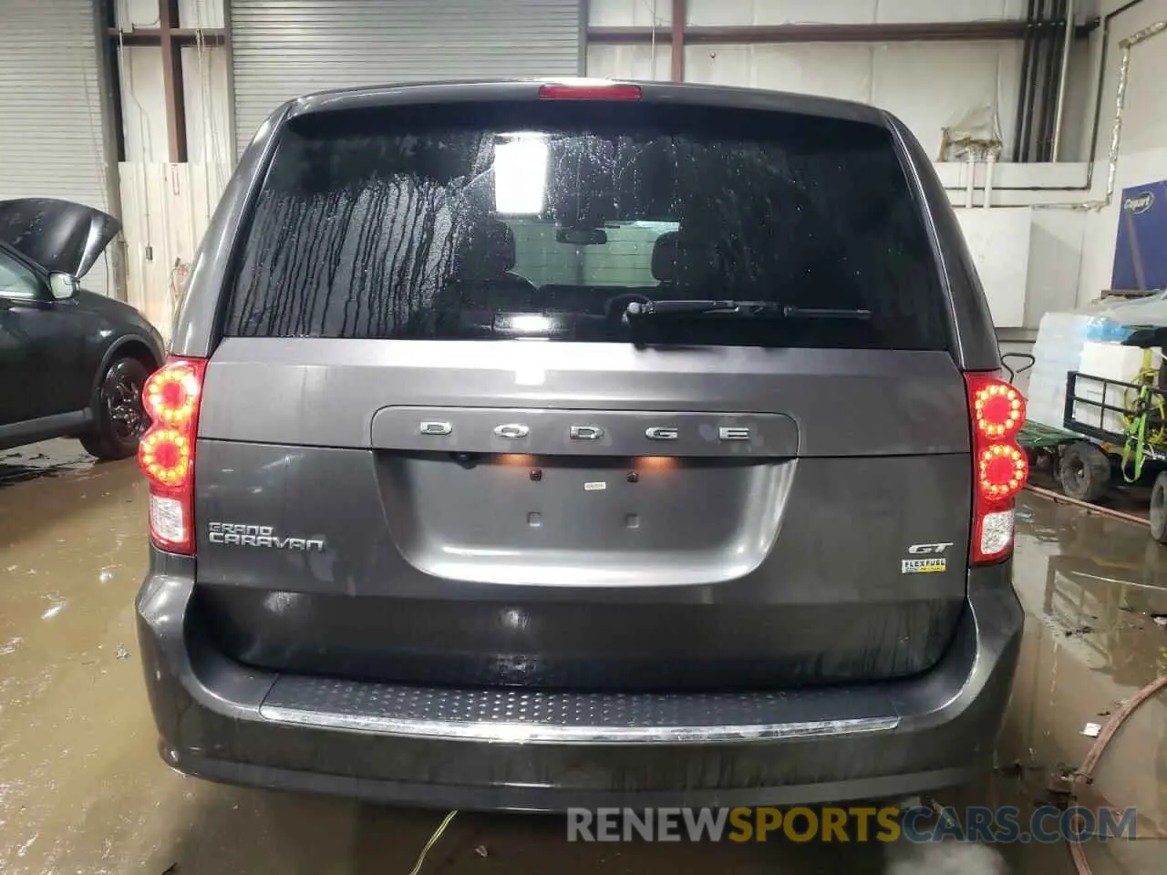 6 Photograph of a damaged car 2C4RDGEG0KR641023 DODGE CARAVAN 2019