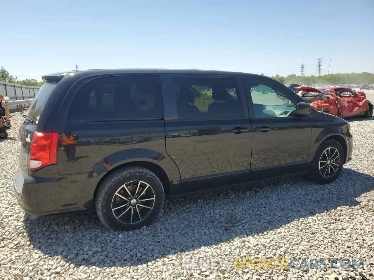 3 Photograph of a damaged car 2C4RDGEG0KR646044 DODGE CARAVAN 2019