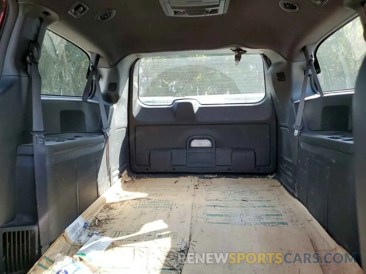 10 Photograph of a damaged car 2C4RDGEG0KR711099 DODGE CARAVAN 2019