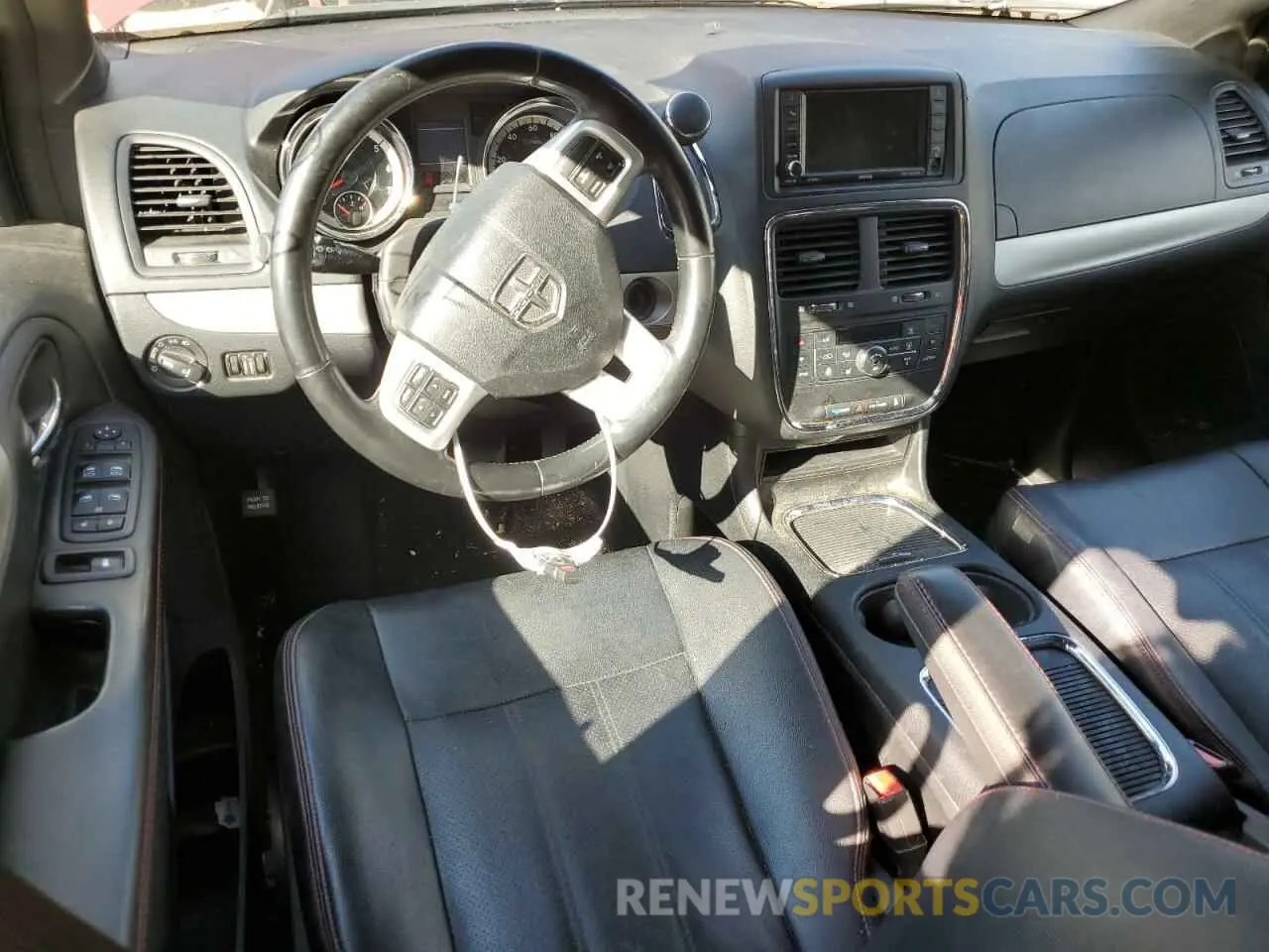 8 Photograph of a damaged car 2C4RDGEG0KR711099 DODGE CARAVAN 2019
