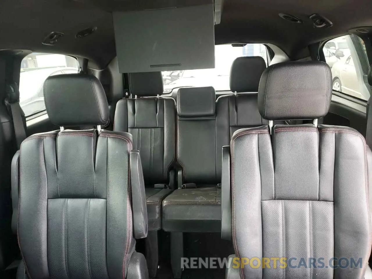 10 Photograph of a damaged car 2C4RDGEG0KR760044 DODGE CARAVAN 2019