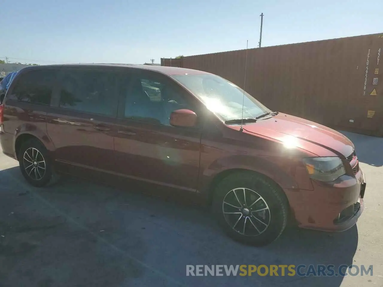 4 Photograph of a damaged car 2C4RDGEG1KR529332 DODGE CARAVAN 2019