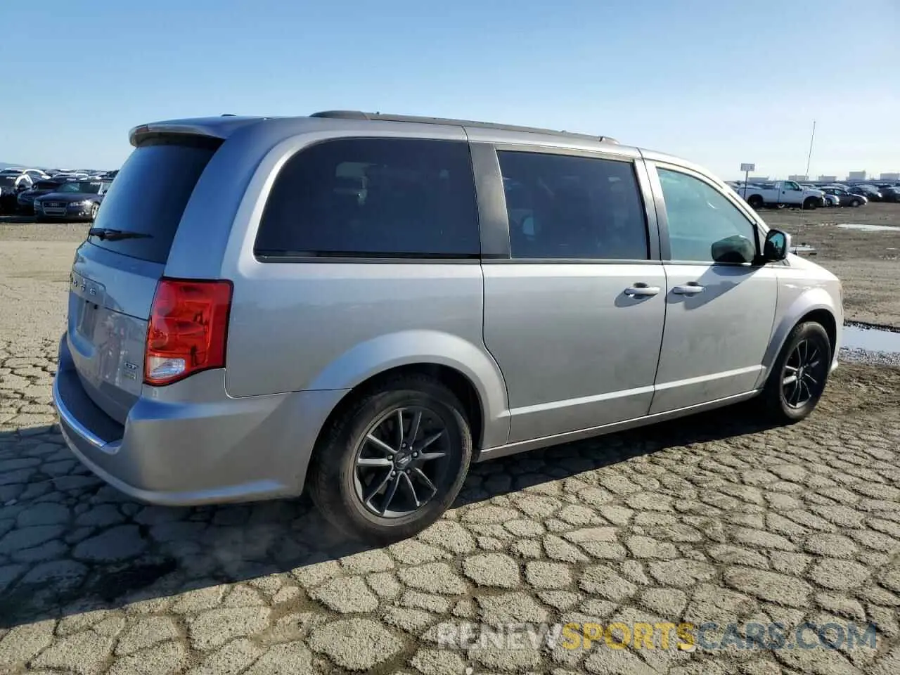 3 Photograph of a damaged car 2C4RDGEG1KR739851 DODGE CARAVAN 2019