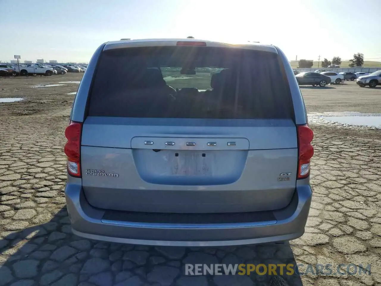 6 Photograph of a damaged car 2C4RDGEG1KR739851 DODGE CARAVAN 2019