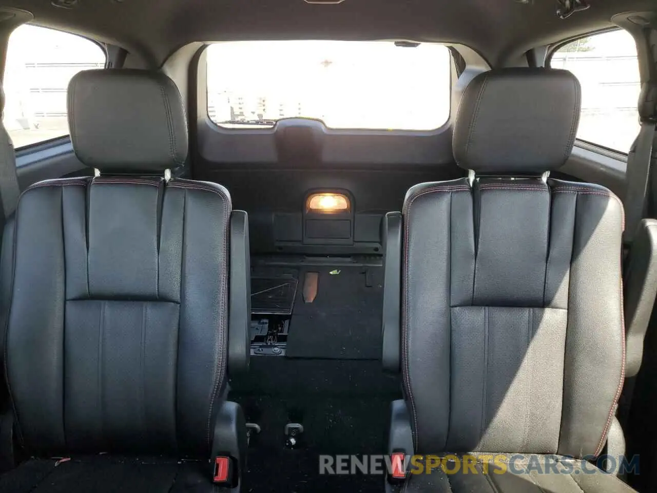 10 Photograph of a damaged car 2C4RDGEG2KR518937 DODGE CARAVAN 2019