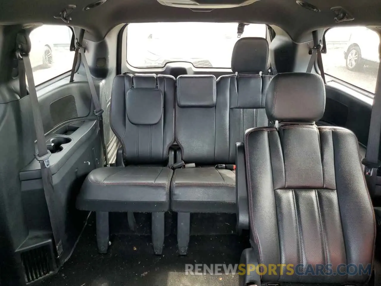 10 Photograph of a damaged car 2C4RDGEG2KR618018 DODGE CARAVAN 2019