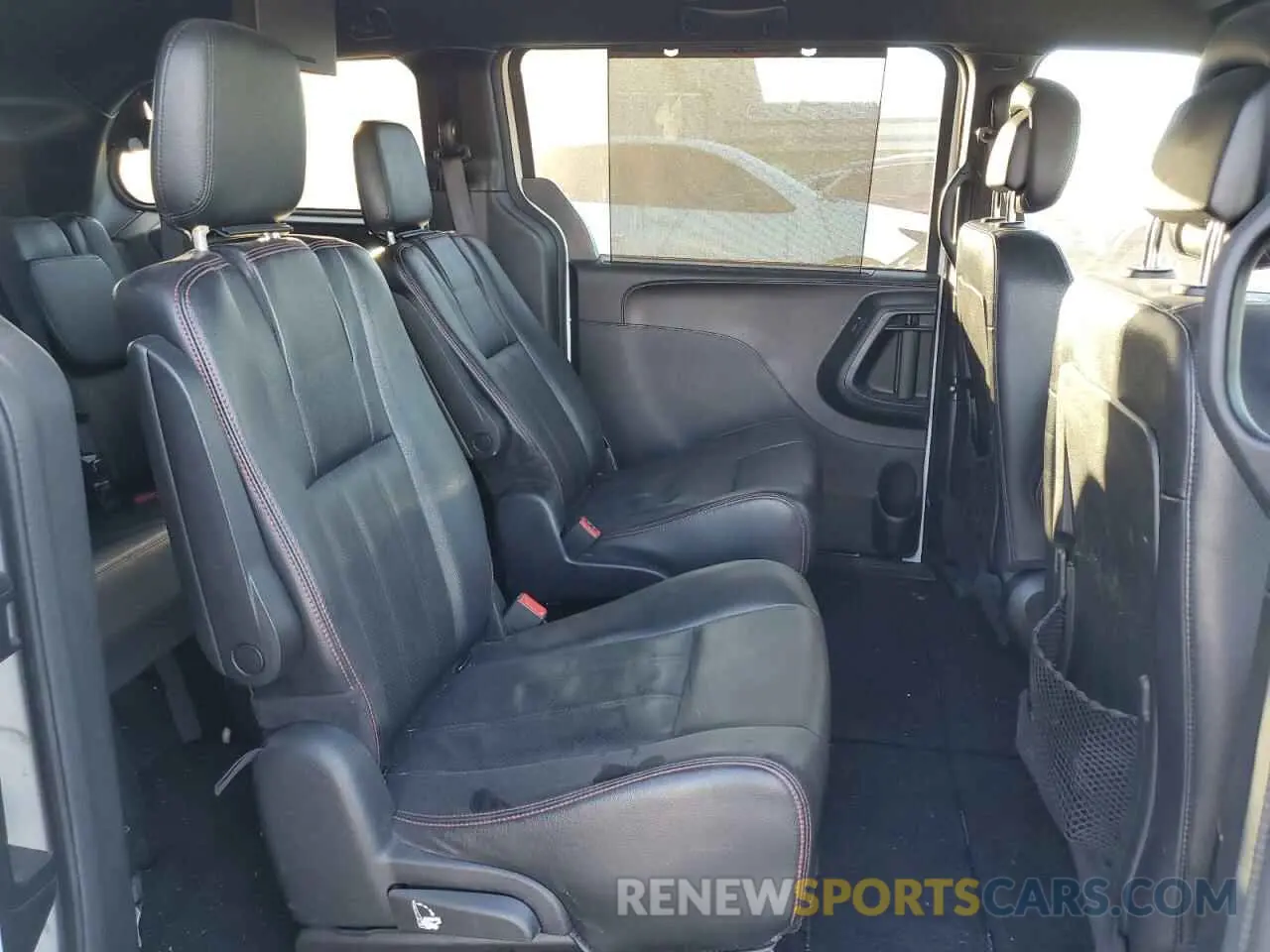 12 Photograph of a damaged car 2C4RDGEG2KR673813 DODGE CARAVAN 2019