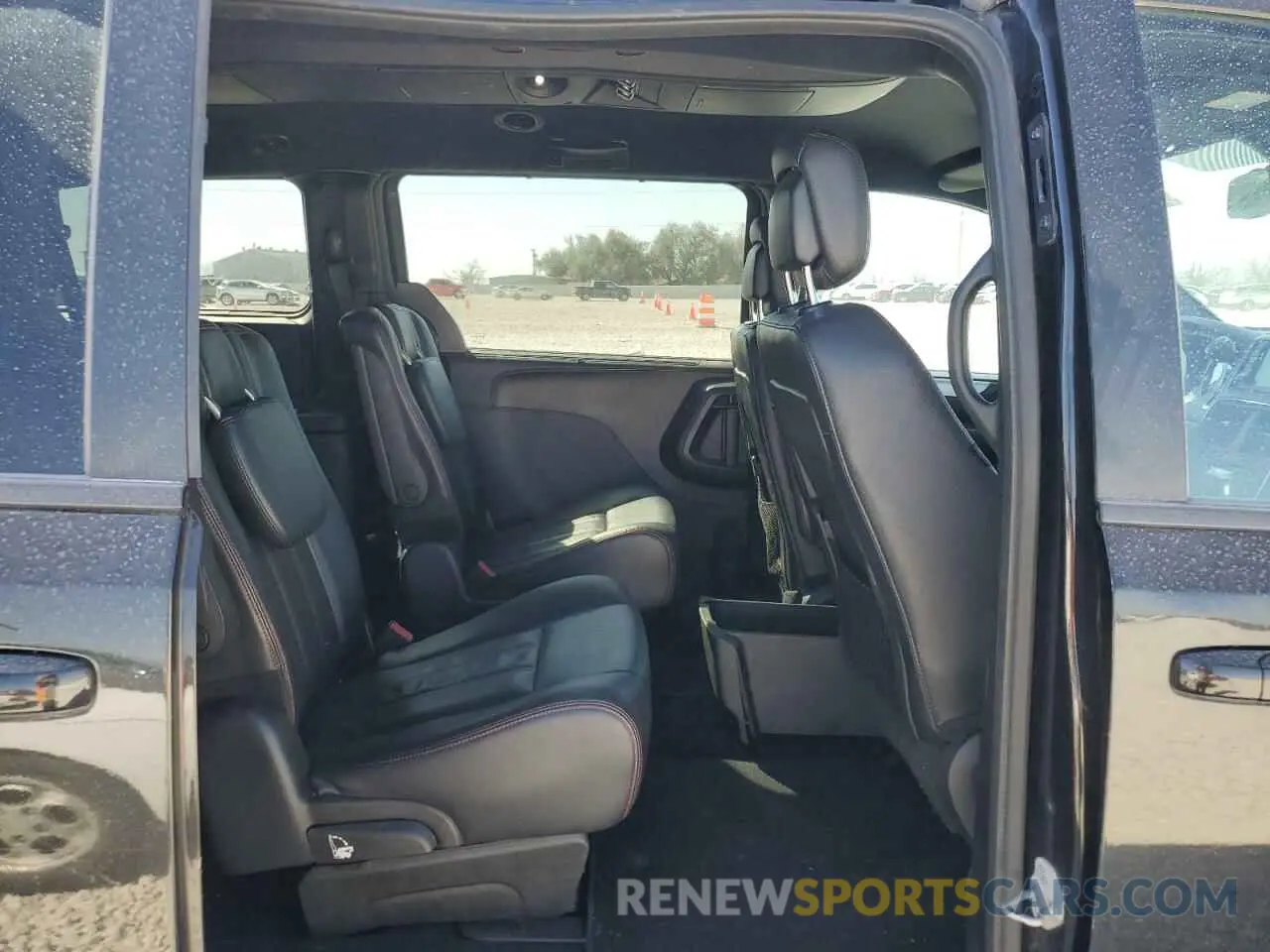 11 Photograph of a damaged car 2C4RDGEG2KR694788 DODGE CARAVAN 2019