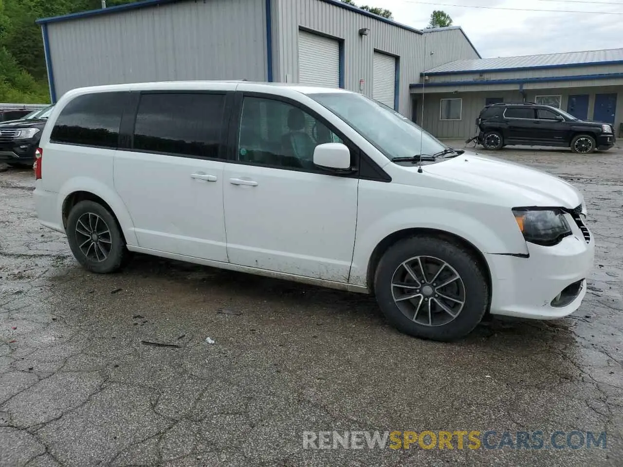 4 Photograph of a damaged car 2C4RDGEG3KR578452 DODGE CARAVAN 2019