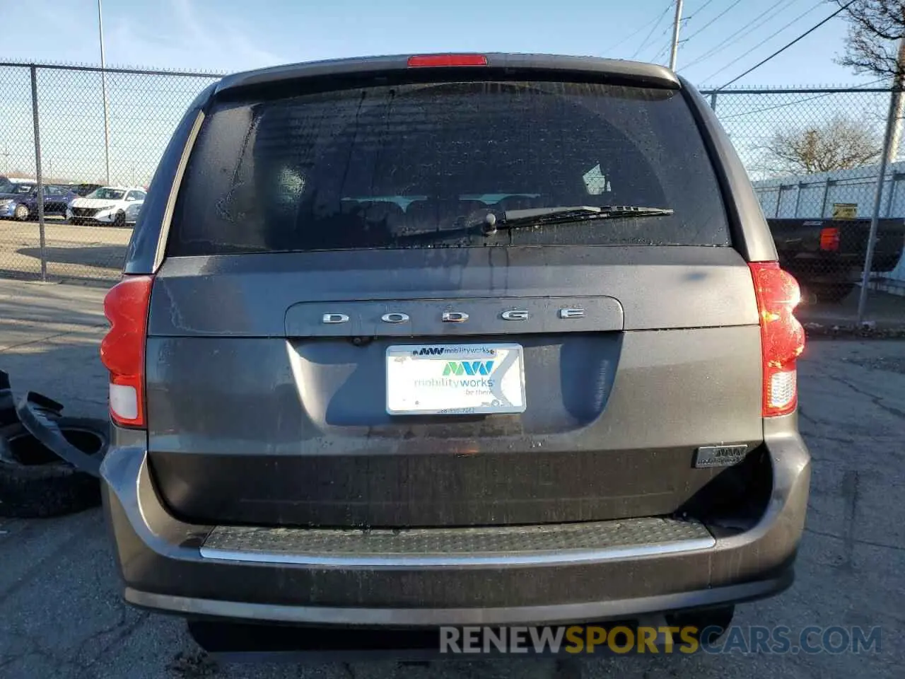 6 Photograph of a damaged car 2C4RDGEG3KR788839 DODGE CARAVAN 2019
