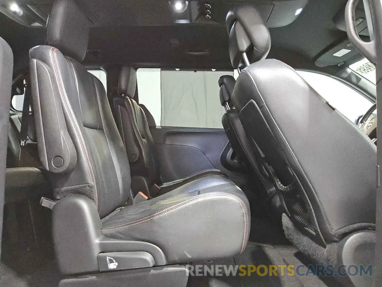 11 Photograph of a damaged car 2C4RDGEG4KR578962 DODGE CARAVAN 2019