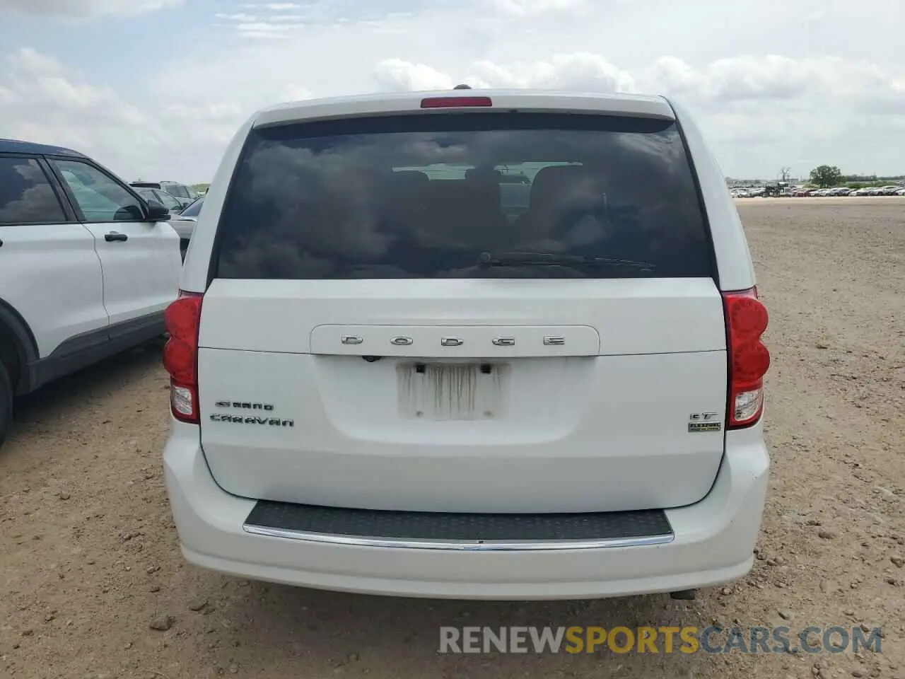 6 Photograph of a damaged car 2C4RDGEG5KR641020 DODGE CARAVAN 2019