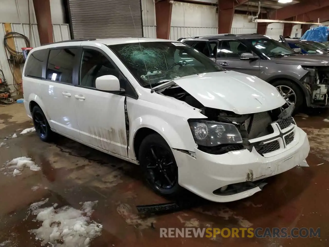 4 Photograph of a damaged car 2C4RDGEG5KR747449 DODGE CARAVAN 2019