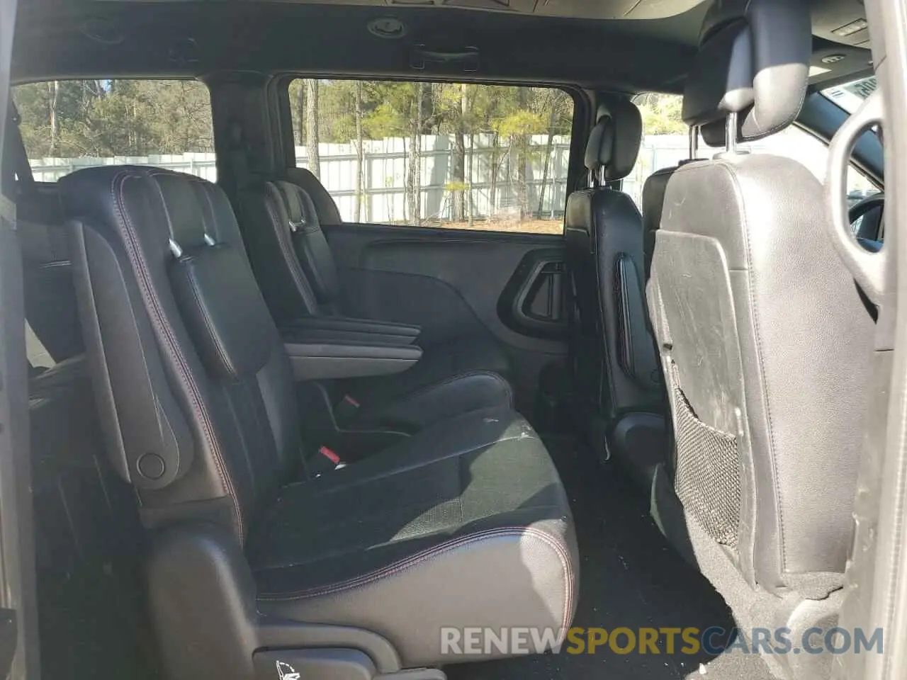 11 Photograph of a damaged car 2C4RDGEG6KR535708 DODGE CARAVAN 2019