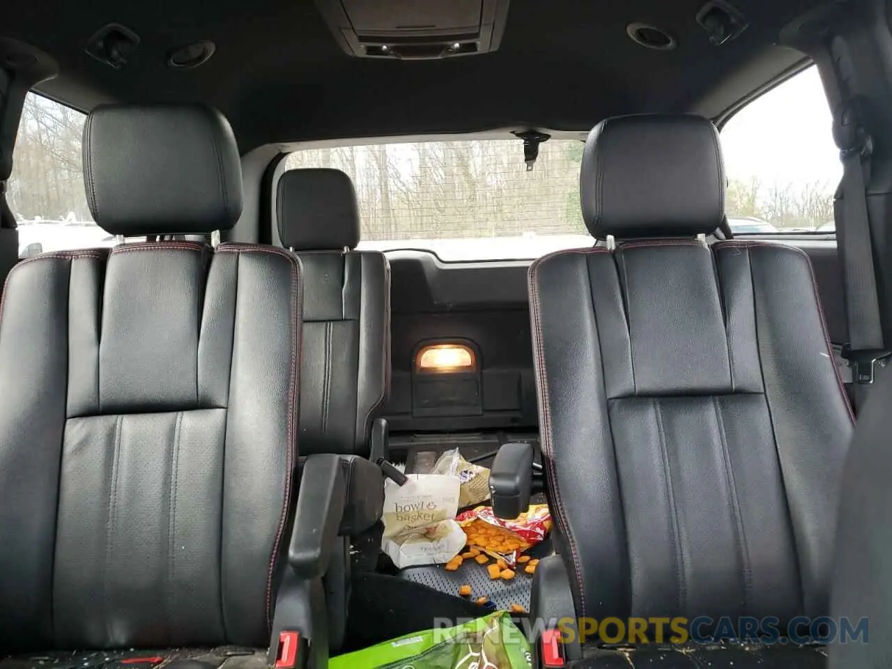10 Photograph of a damaged car 2C4RDGEG6KR676035 DODGE CARAVAN 2019
