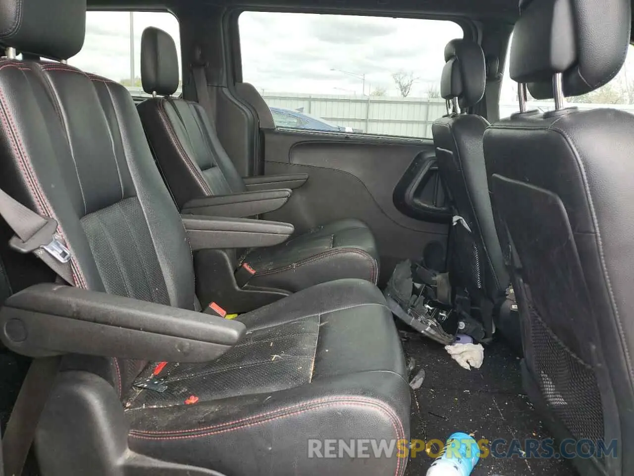 11 Photograph of a damaged car 2C4RDGEG6KR676035 DODGE CARAVAN 2019