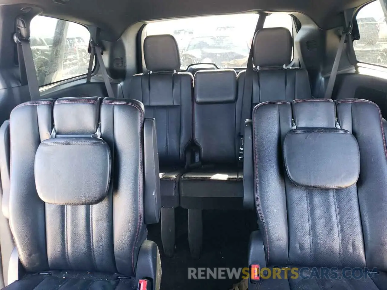 10 Photograph of a damaged car 2C4RDGEG6KR738971 DODGE CARAVAN 2019