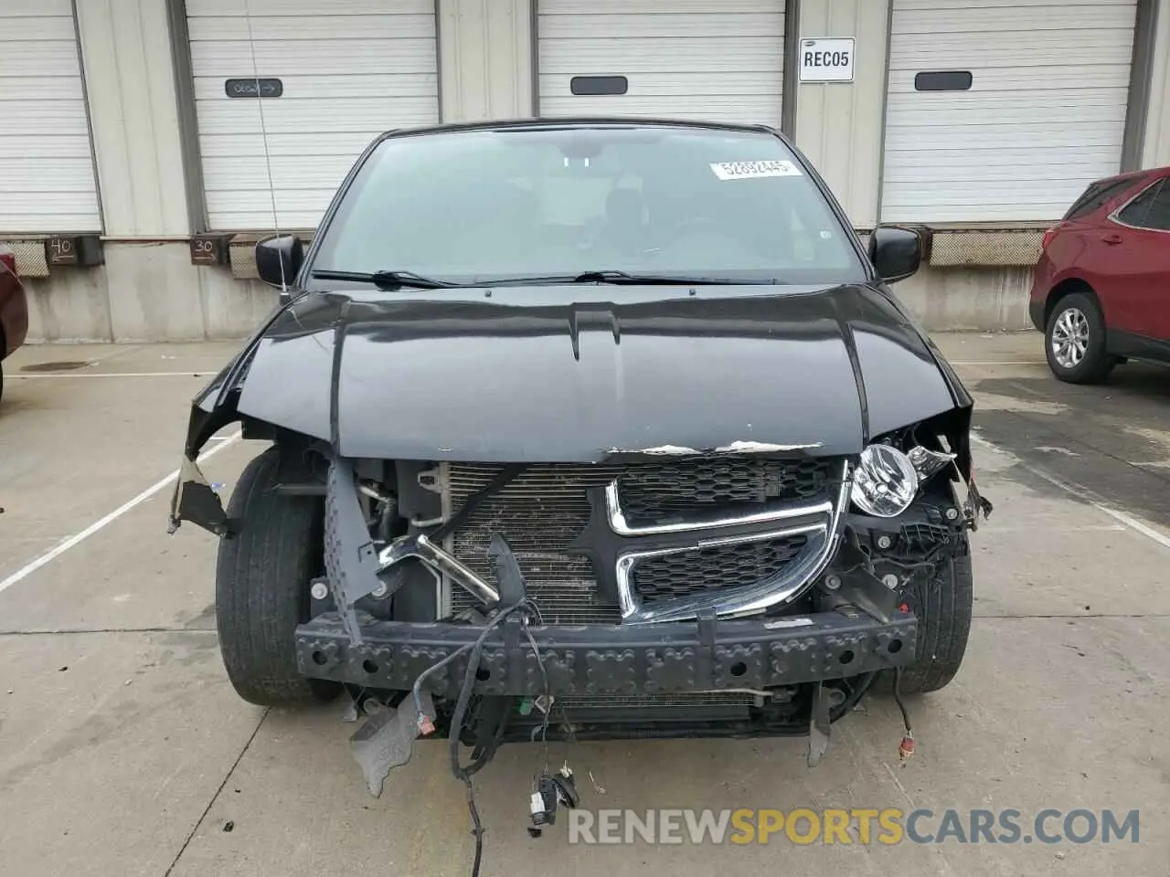 5 Photograph of a damaged car 2C4RDGEG7KR670793 DODGE CARAVAN 2019