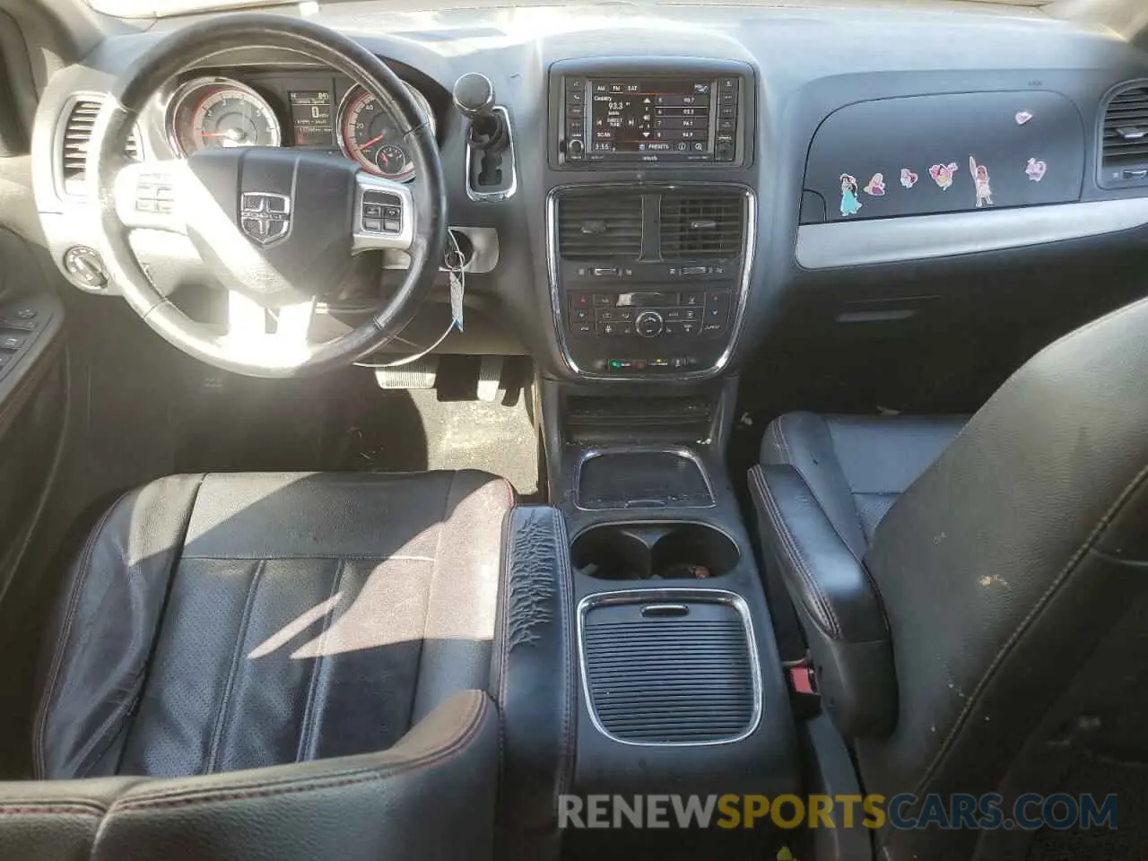 8 Photograph of a damaged car 2C4RDGEG8KR534351 DODGE CARAVAN 2019