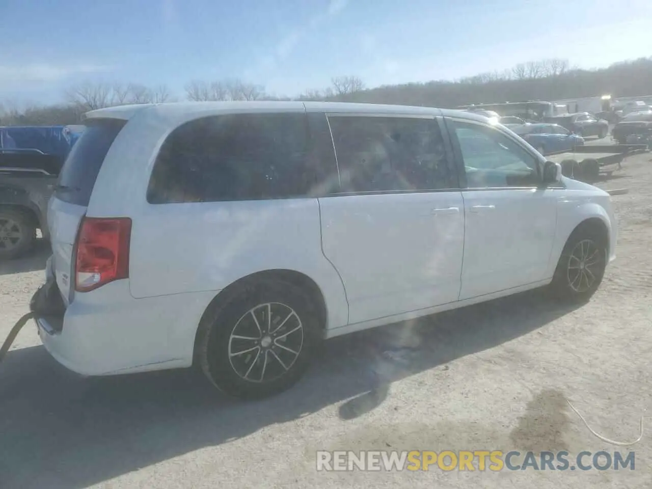 3 Photograph of a damaged car 2C4RDGEG9KR534049 DODGE CARAVAN 2019