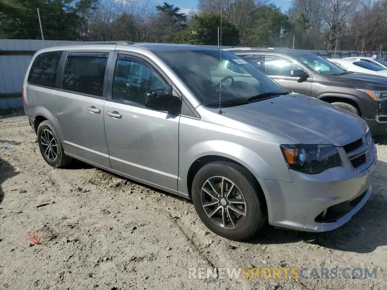 4 Photograph of a damaged car 2C4RDGEG9KR611597 DODGE CARAVAN 2019