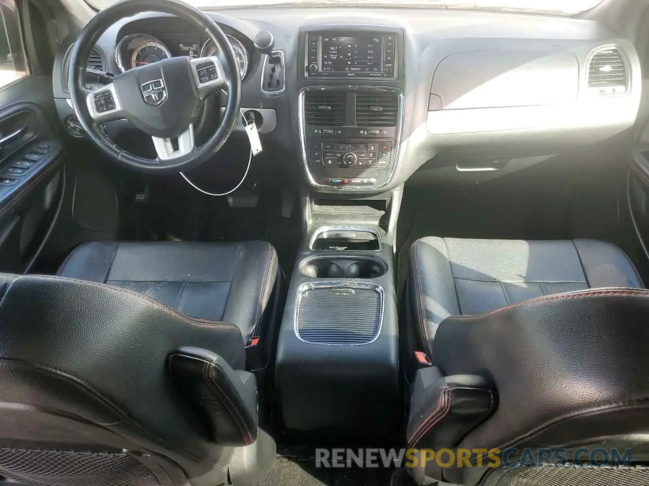 8 Photograph of a damaged car 2C4RDGEG9KR611597 DODGE CARAVAN 2019