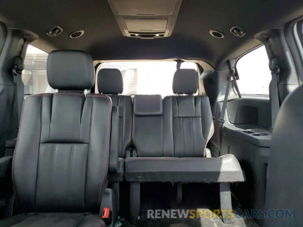 10 Photograph of a damaged car 2C4RDGEG9KR622065 DODGE CARAVAN 2019