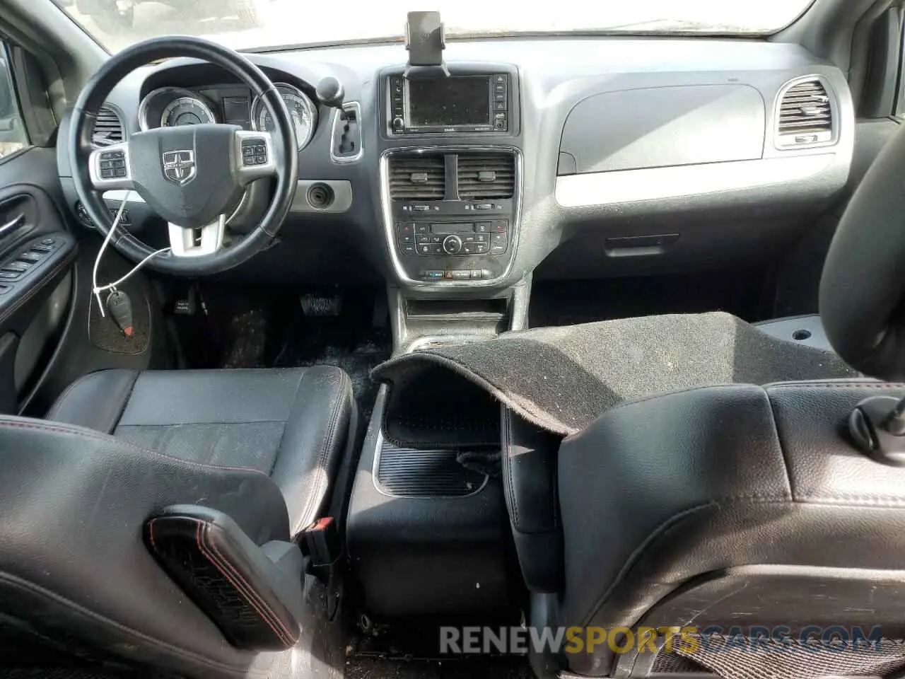 8 Photograph of a damaged car 2C4RDGEG9KR635379 DODGE CARAVAN 2019