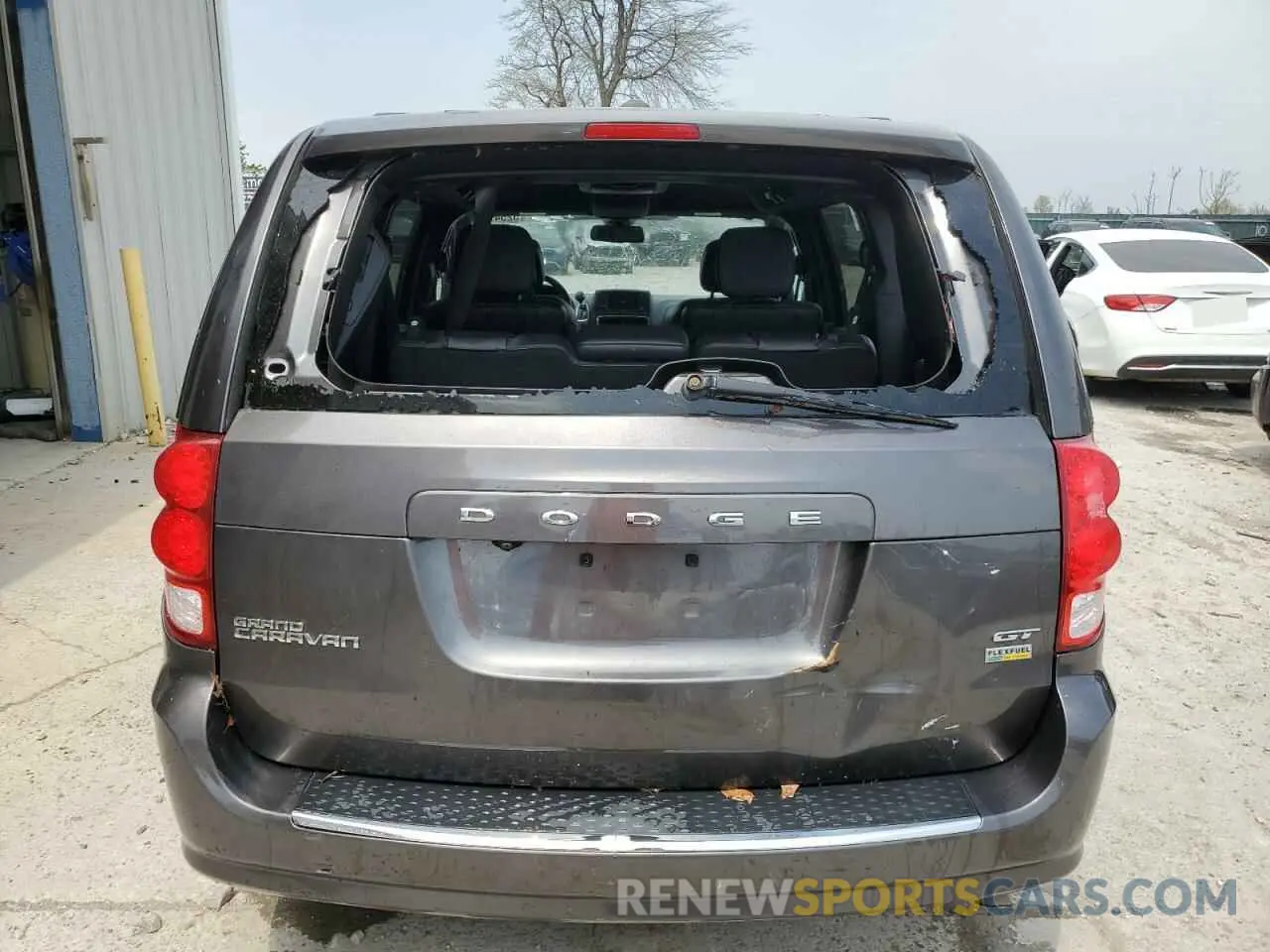 6 Photograph of a damaged car 2C4RDGEG9KR726085 DODGE CARAVAN 2019