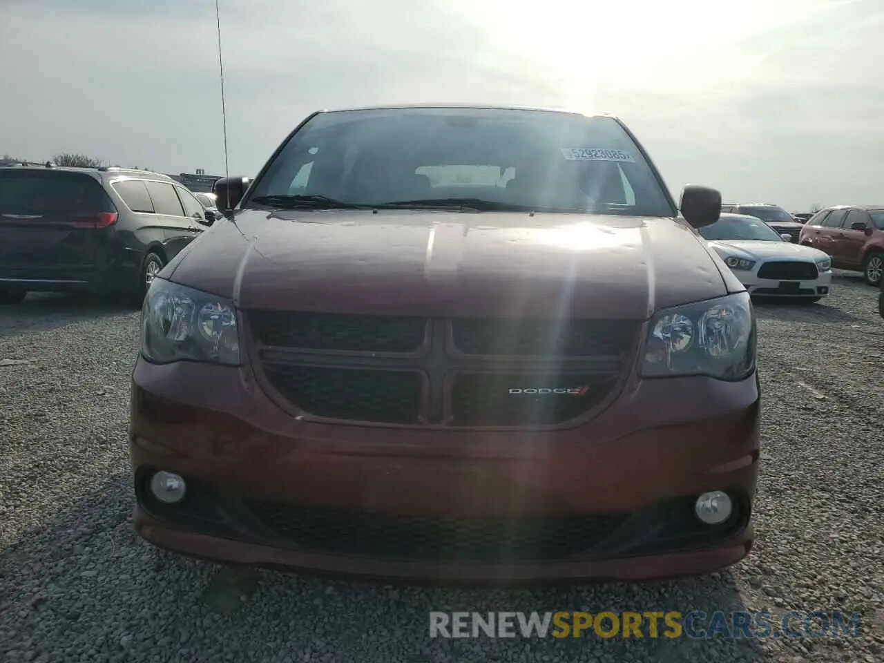 5 Photograph of a damaged car 2C4RDGEGXKR658234 DODGE CARAVAN 2019