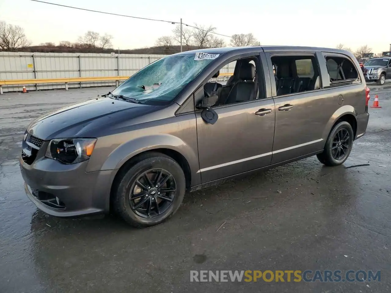 1 Photograph of a damaged car 2C4RDGEGXKR687944 DODGE CARAVAN 2019