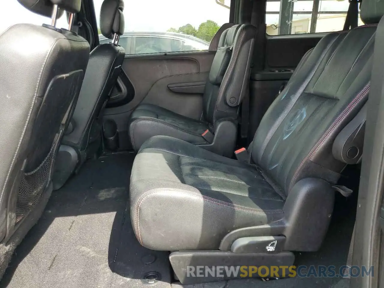 11 Photograph of a damaged car 2C4RDGEGXKR696191 DODGE CARAVAN 2019