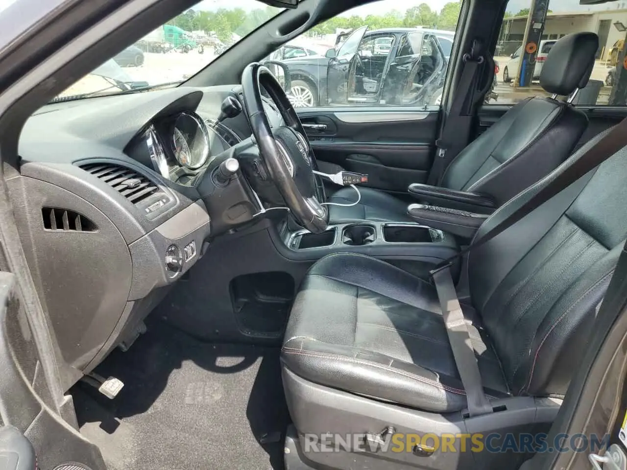 7 Photograph of a damaged car 2C4RDGEGXKR696191 DODGE CARAVAN 2019