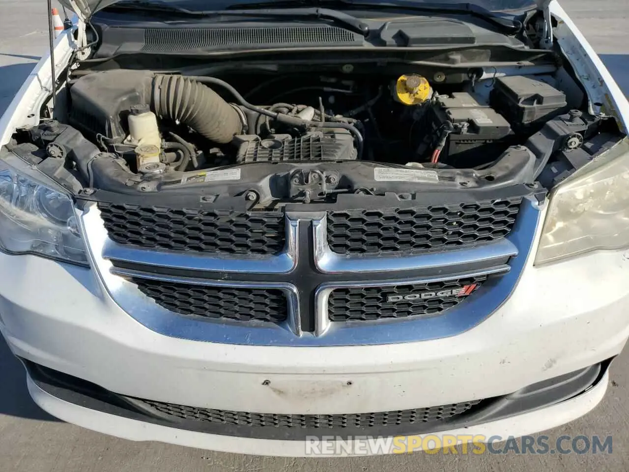 12 Photograph of a damaged car 2C7WDGBG4KR699730 DODGE CARAVAN 2019